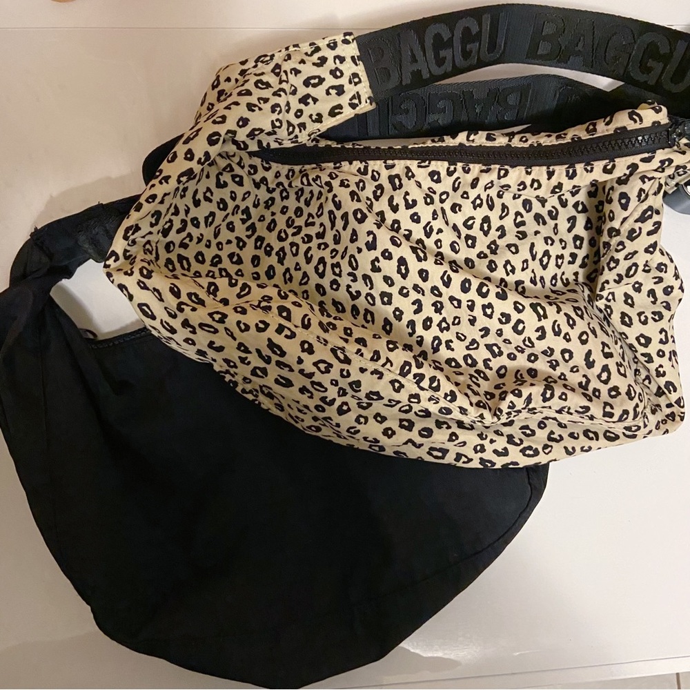 2 Baggu Nylon Crescent Bags